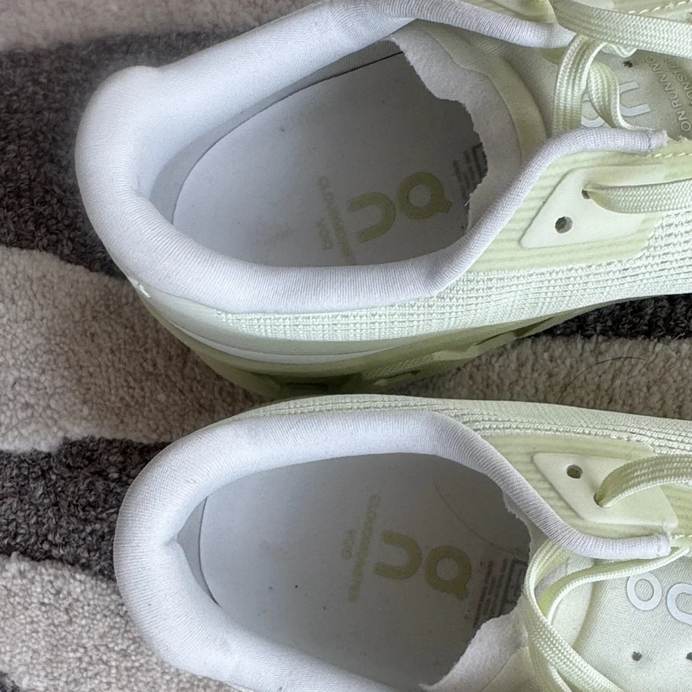 On Running Cloudmonster Women's Light Yellow Mesh Sneakers size 9.5